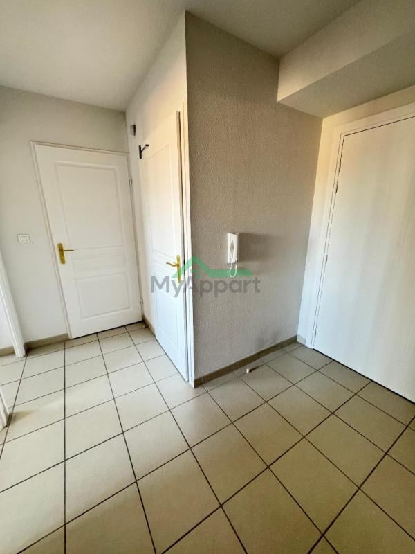 Appartement meublé lumineux terrasse parking — photo 4