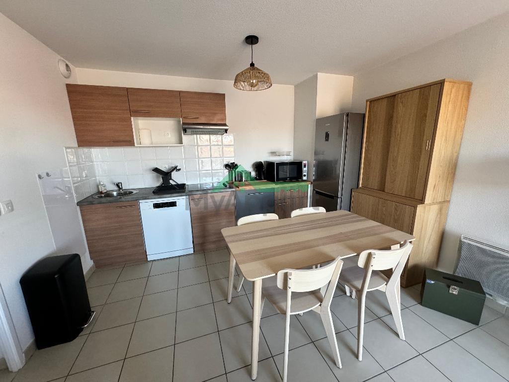 Appartement meublé lumineux terrasse parking — photo 3