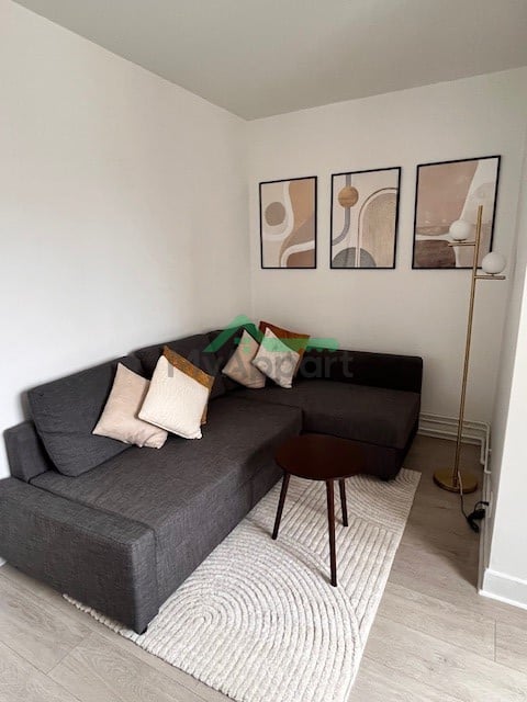 Location Studio 18 m² Paris 18ème - Grandes Carrières-Clichy — photo 3