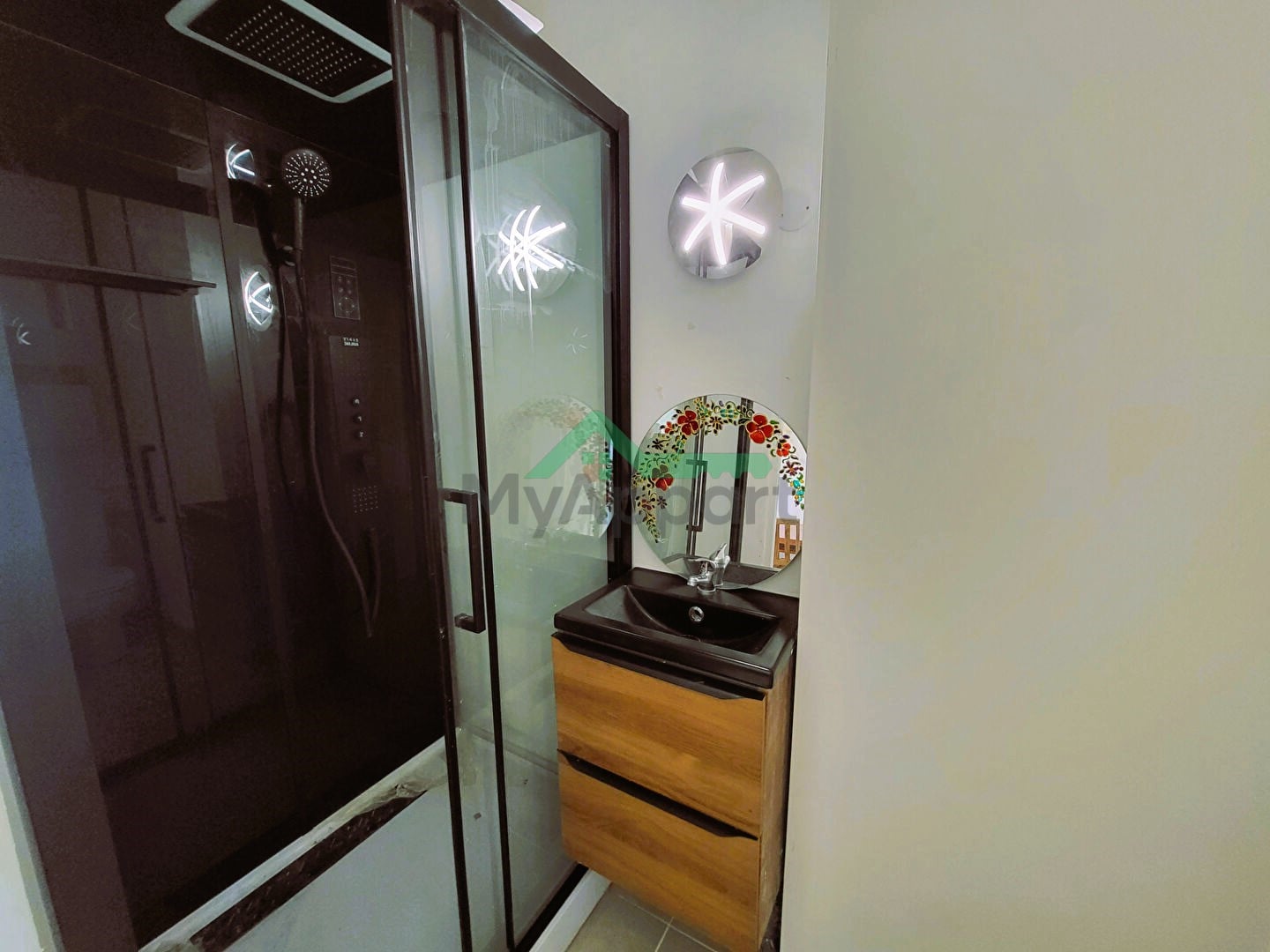 Studio meublé balcon parking privé — photo 3