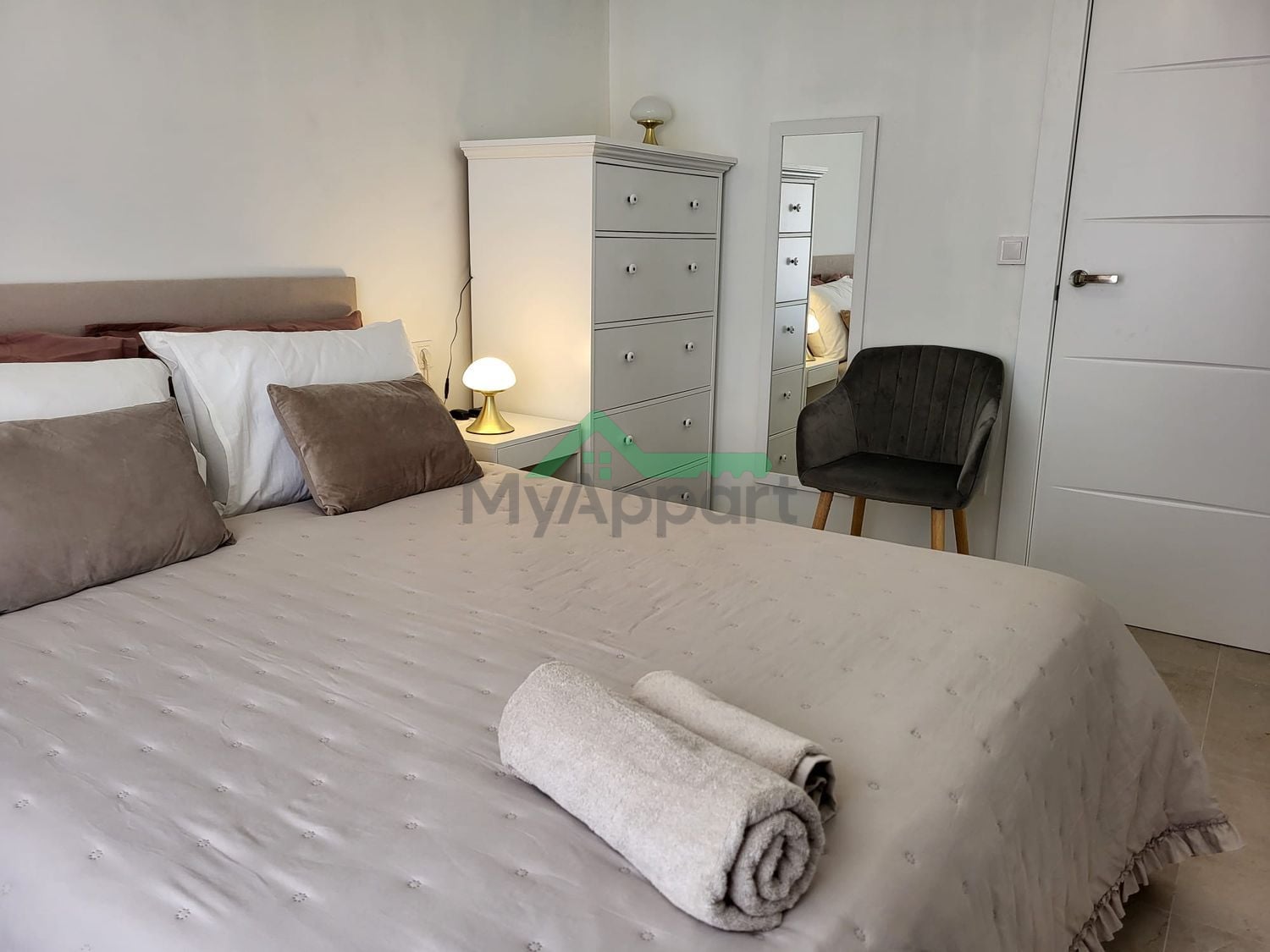 Piso reformado con balcón y vistas — foto 7