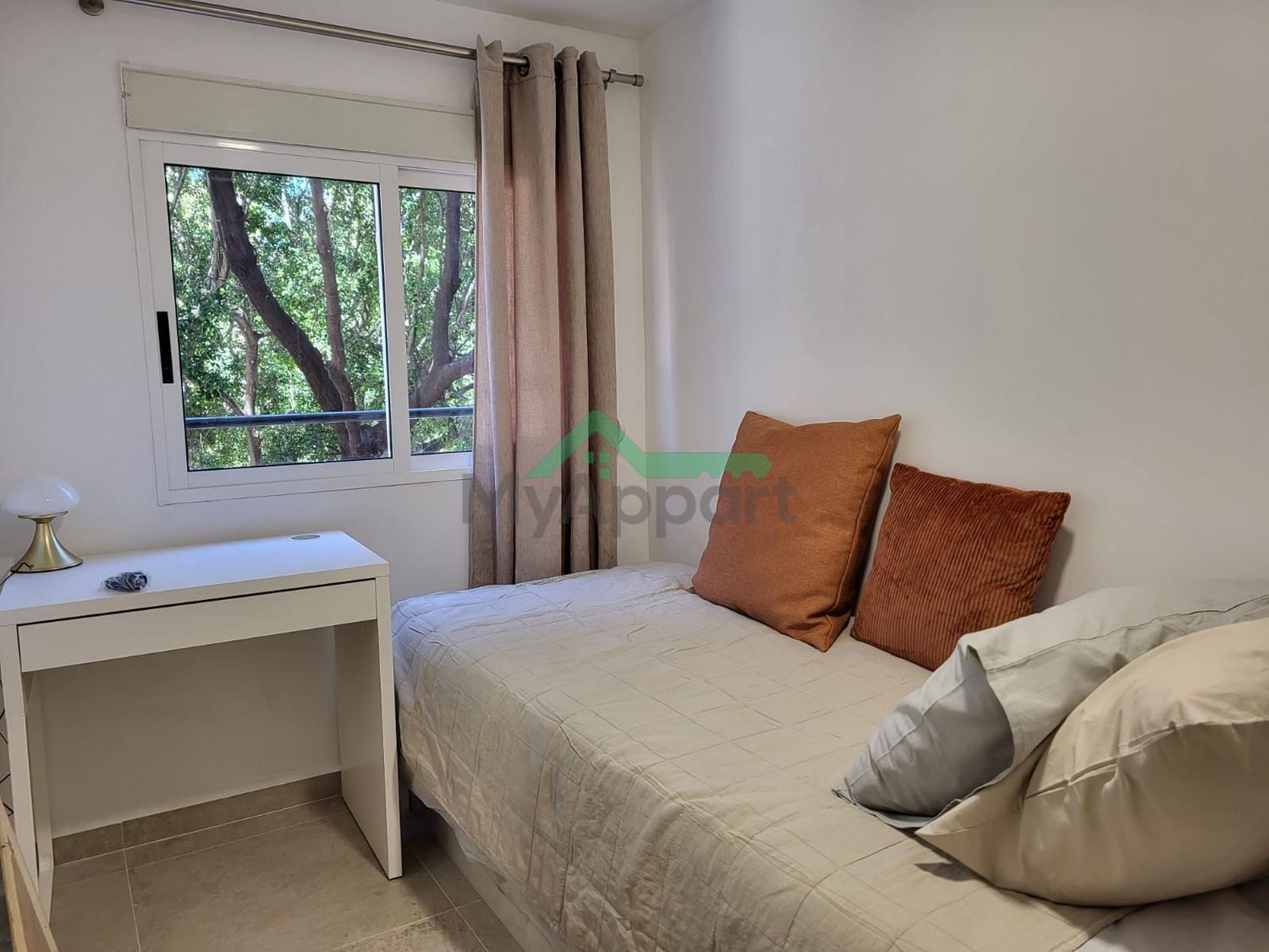 Piso reformado con balcón y vistas — foto 12