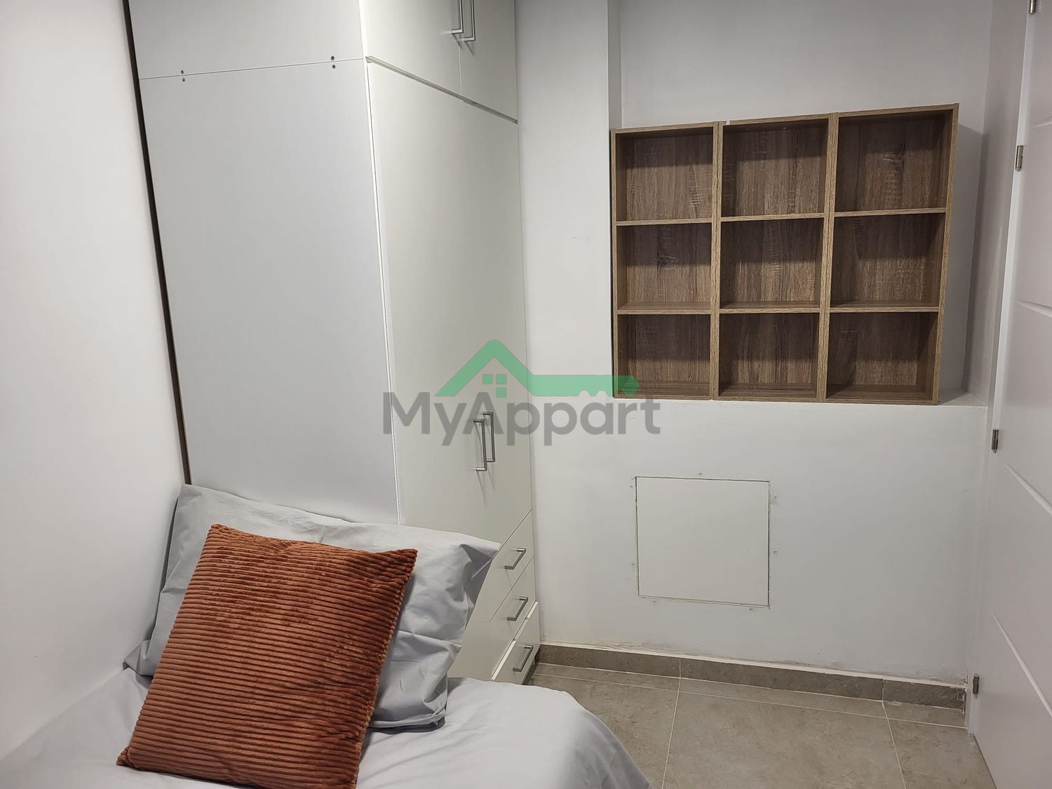 Piso reformado con balcón y vistas — foto 11