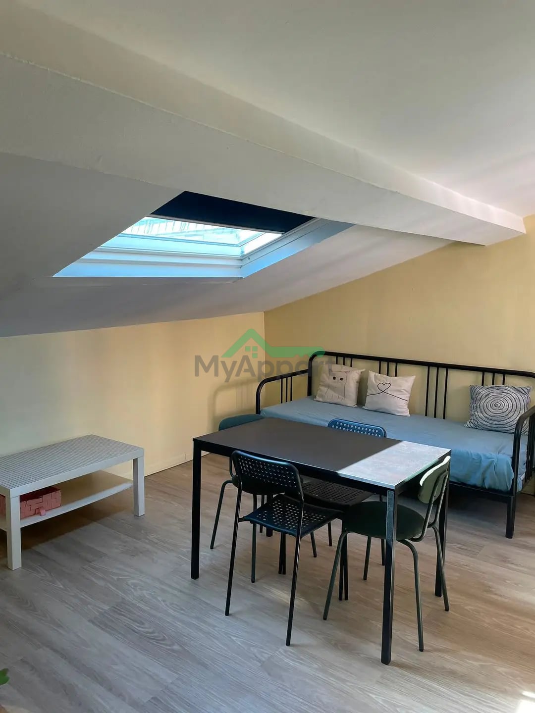 Studio meublé Croix Rousse Gros Caillou — photo 4