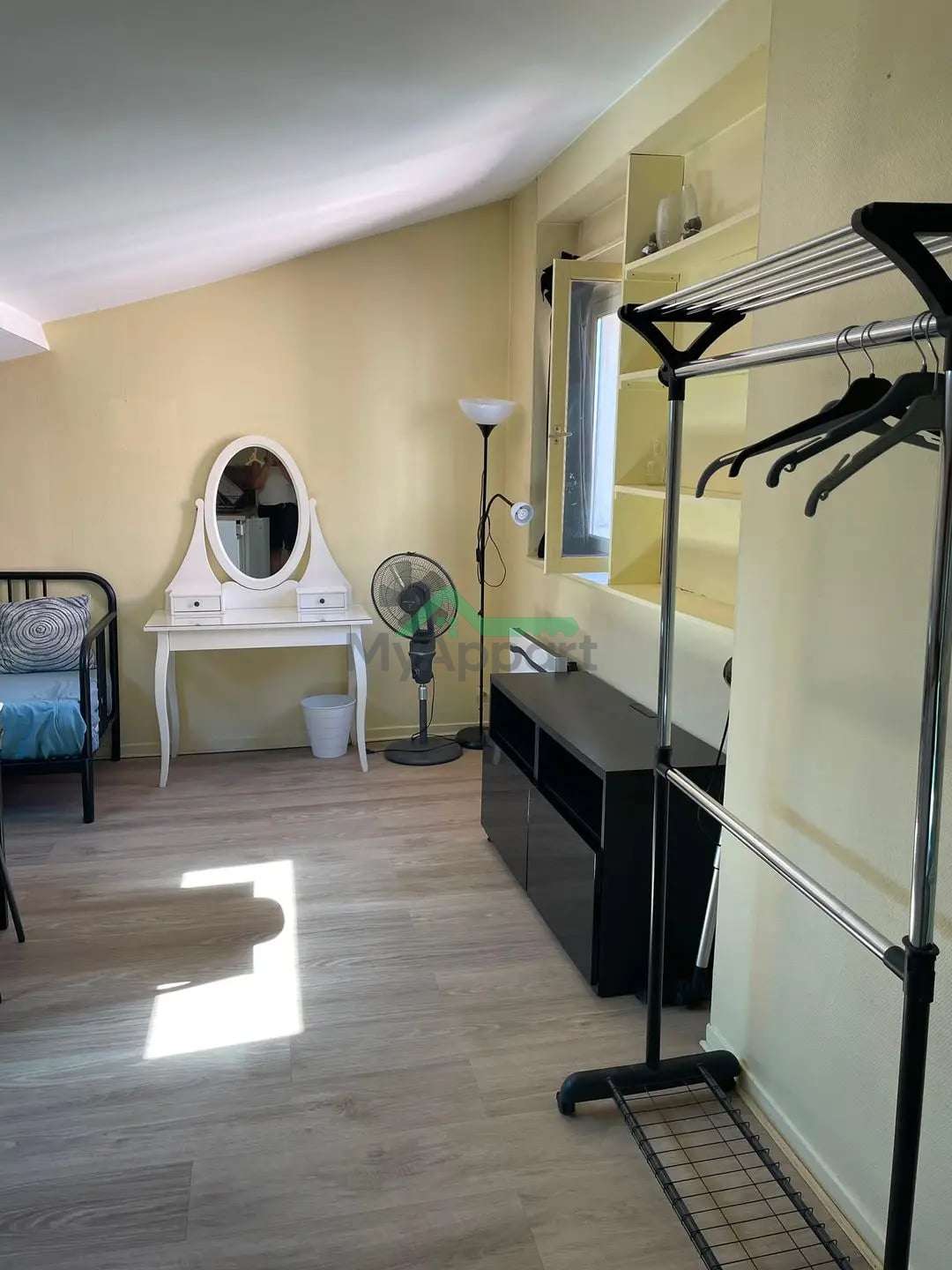 Studio meublé Croix Rousse Gros Caillou — photo 3