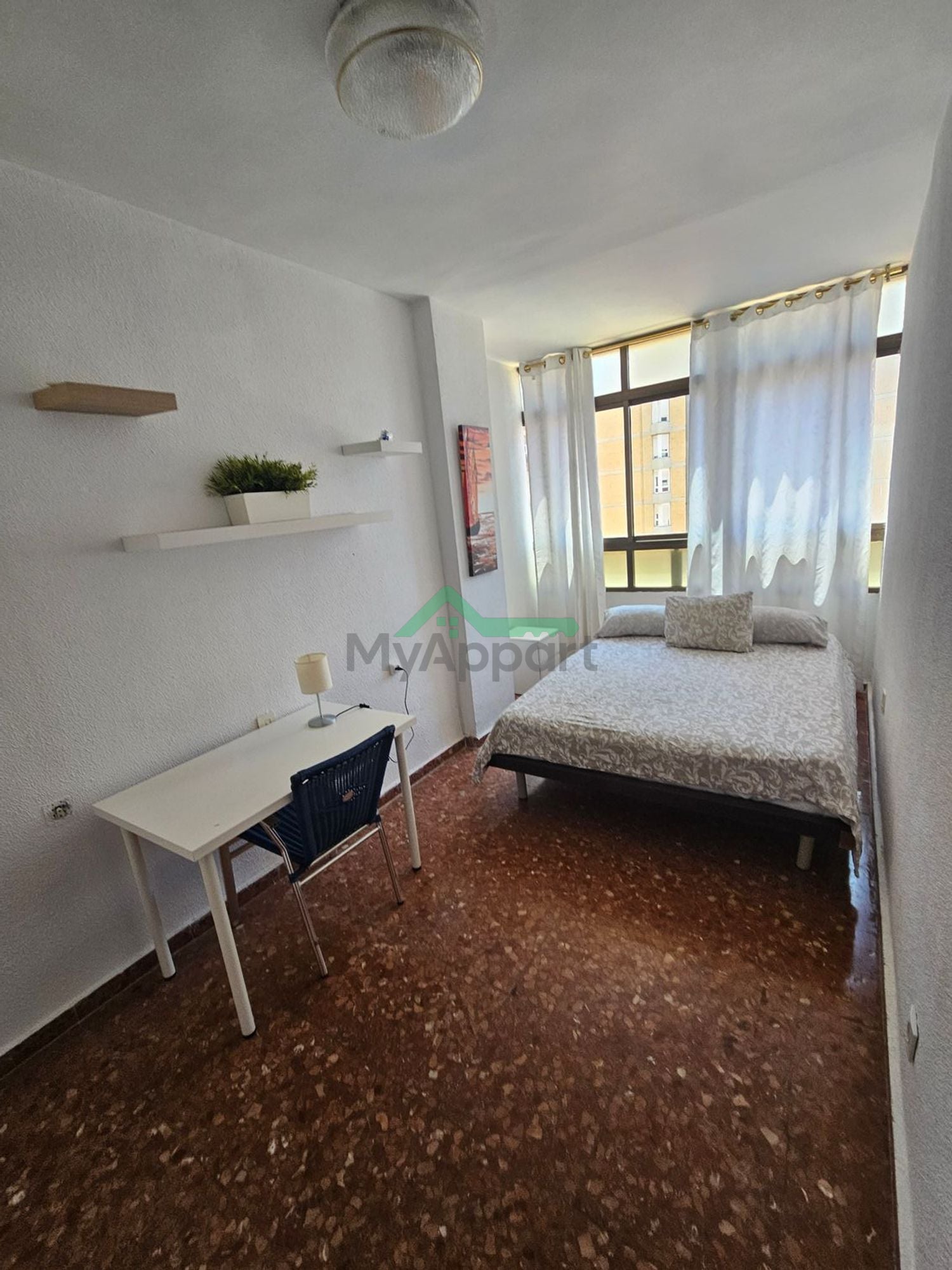 Piso céntrico 5 habitaciones parking — foto 4