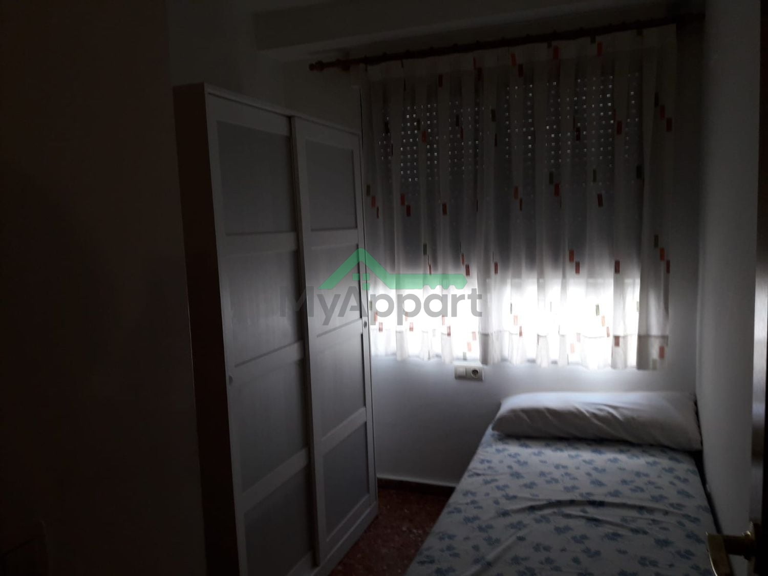Piso amueblado con piscina y padel — foto 9