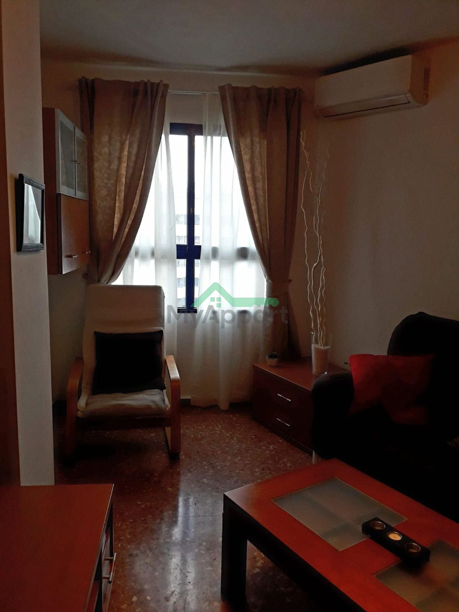 Piso amueblado con piscina y padel — foto 2