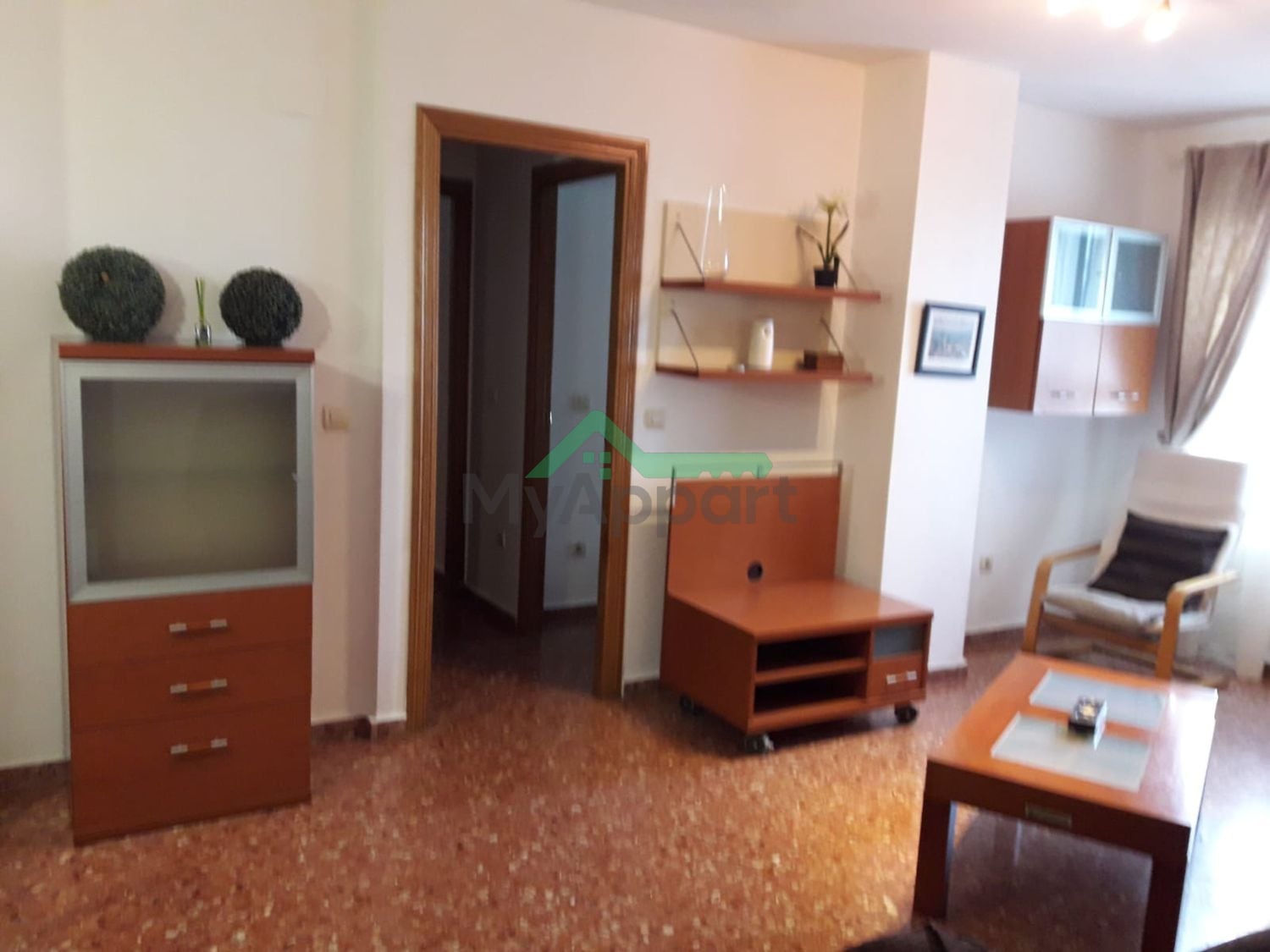 Piso amueblado con piscina y padel — foto 3