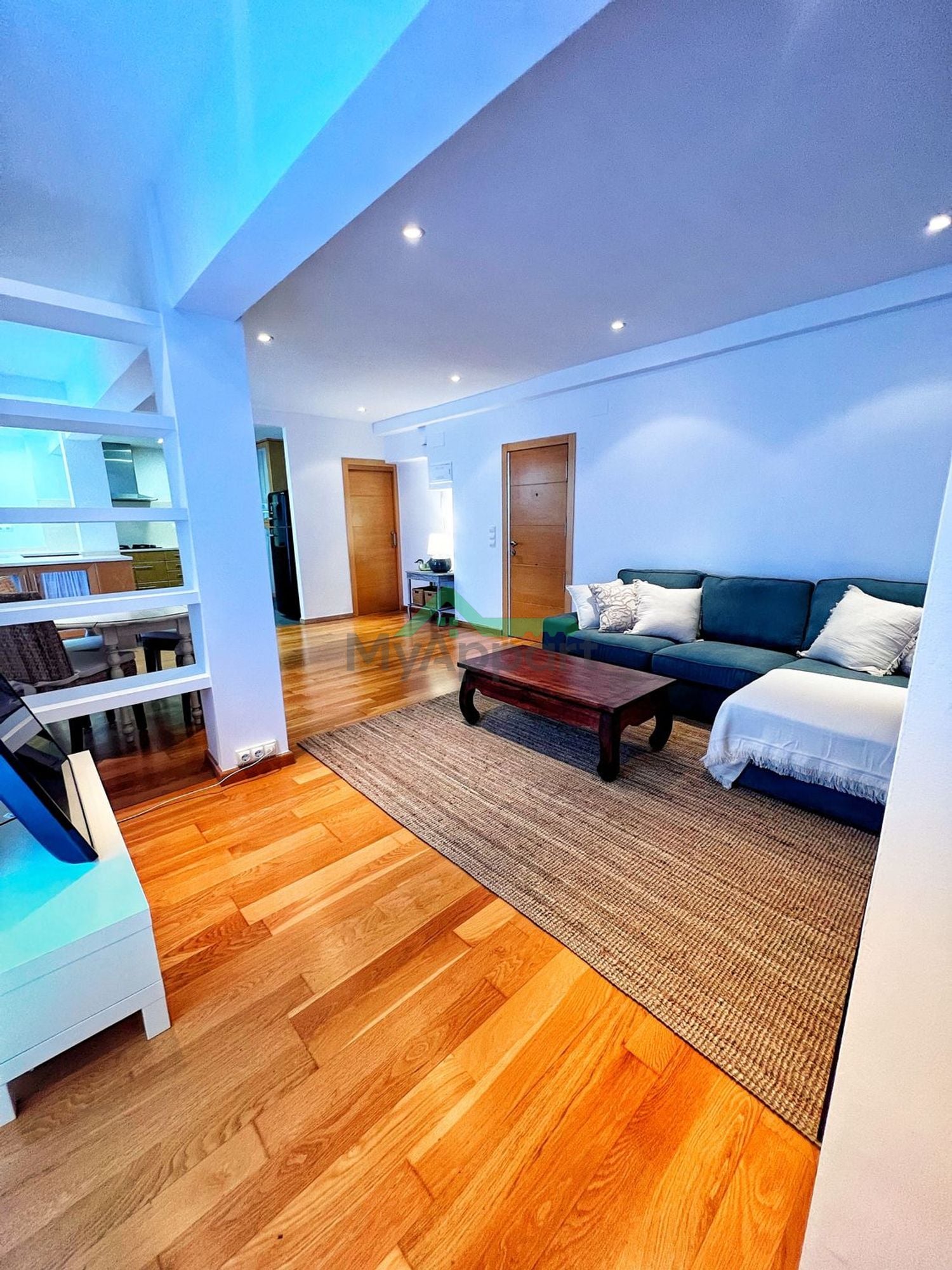 Piso nuevo amueblado con terraza — foto 3