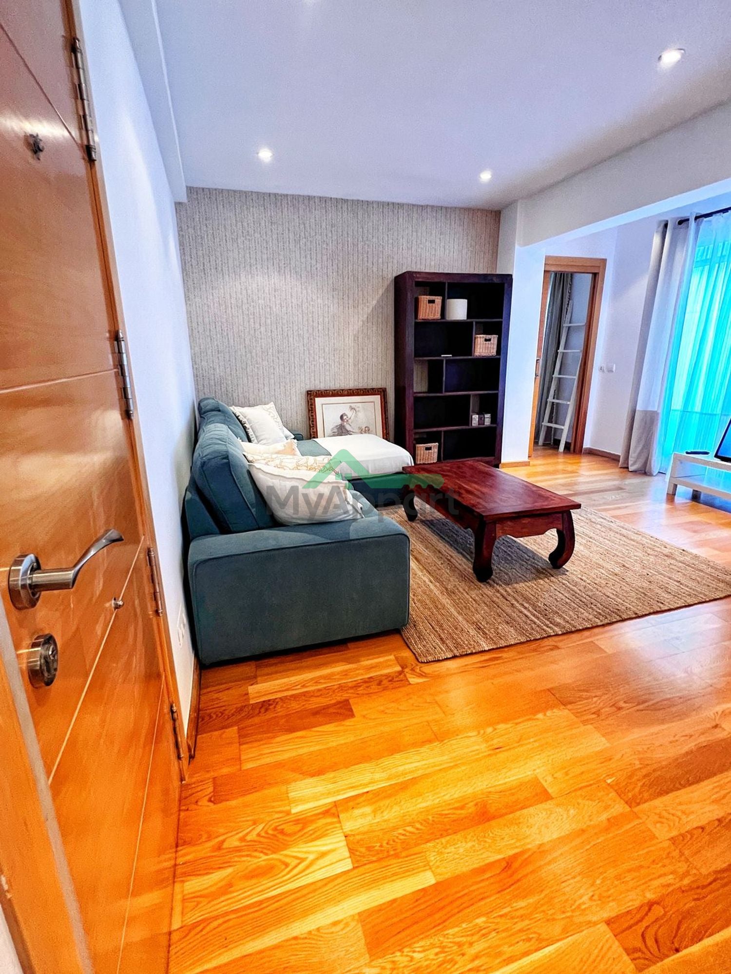 Piso nuevo amueblado con terraza — foto 7
