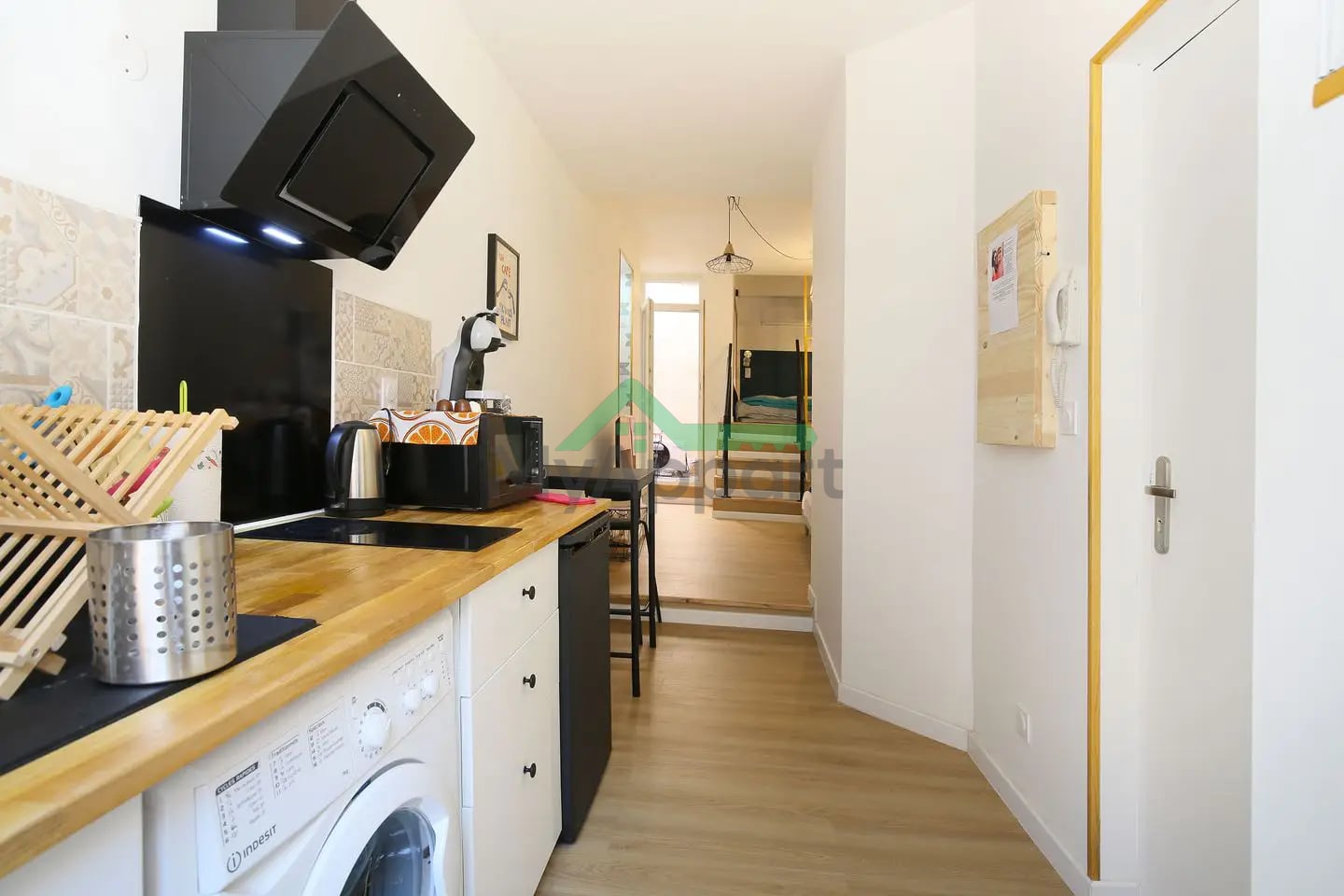 Studio meublé rénové balcon cuisine équipée — photo 2