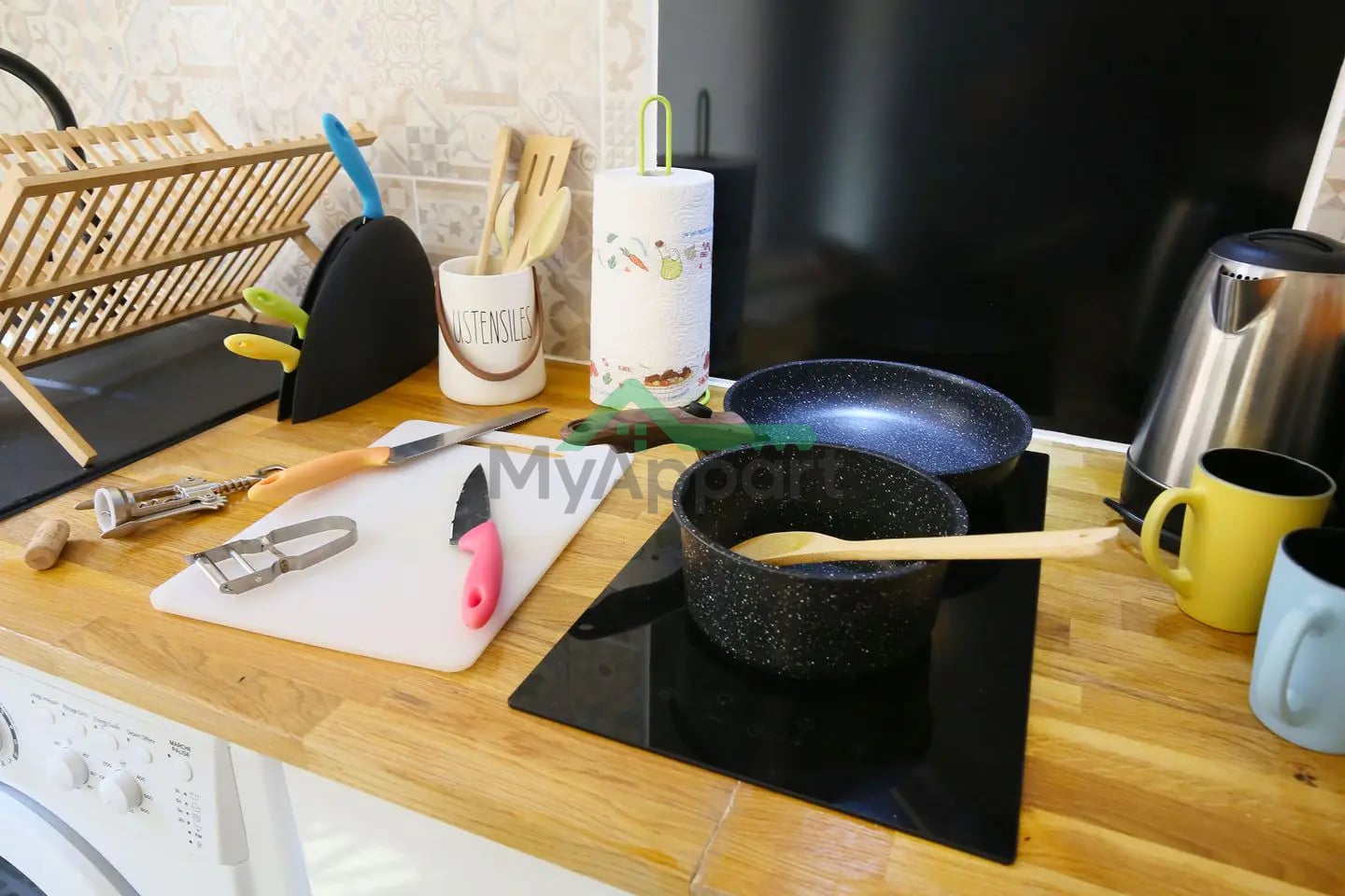 Studio meublé rénové balcon cuisine équipée — photo 6