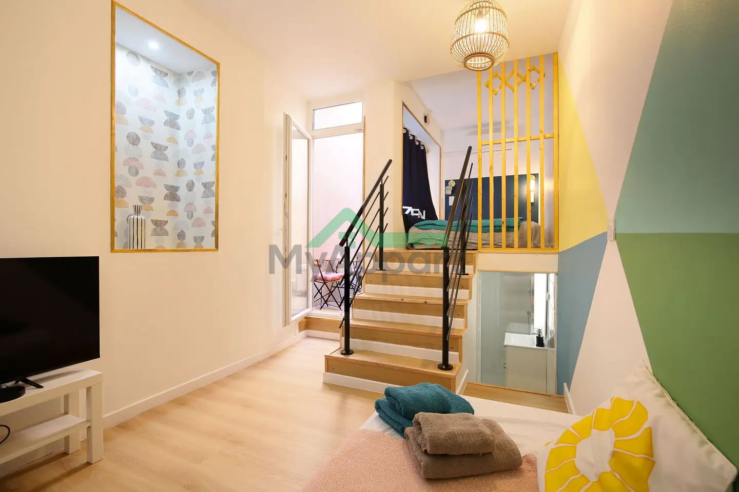 Studio meublé rénové balcon cuisine équipée — photo 9