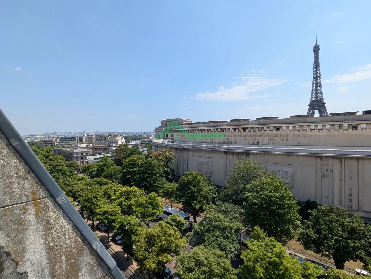 Studio meublé balcon vue Tour Eiffel — photo 5