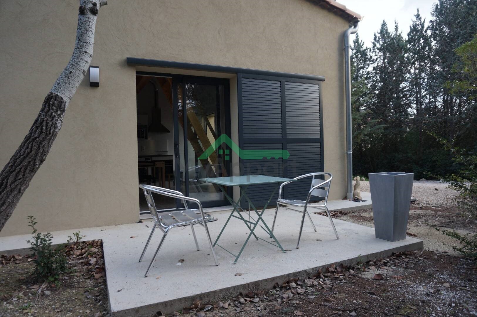 Studio meublé avec terrasse et parking — photo 7