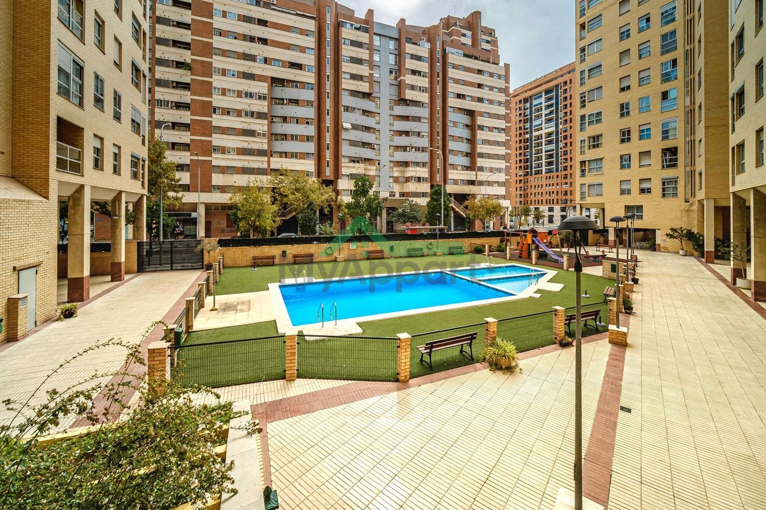 Piso exclusivo reformado con piscina y gimnasio — foto 2
