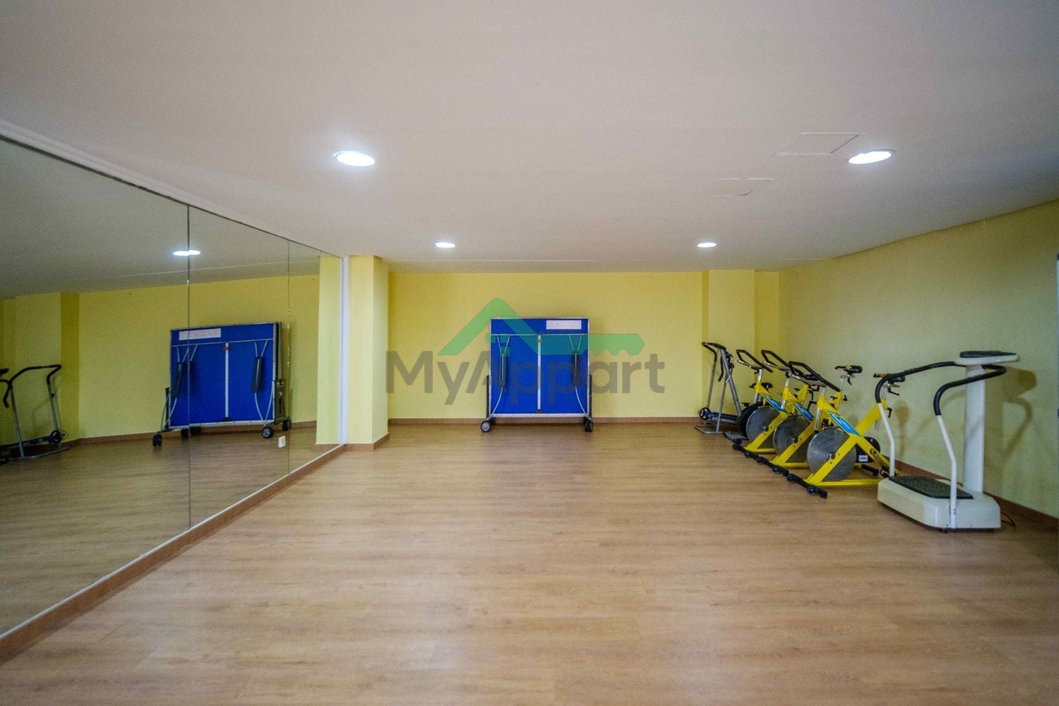 Piso exclusivo reformado con piscina y gimnasio — foto 3