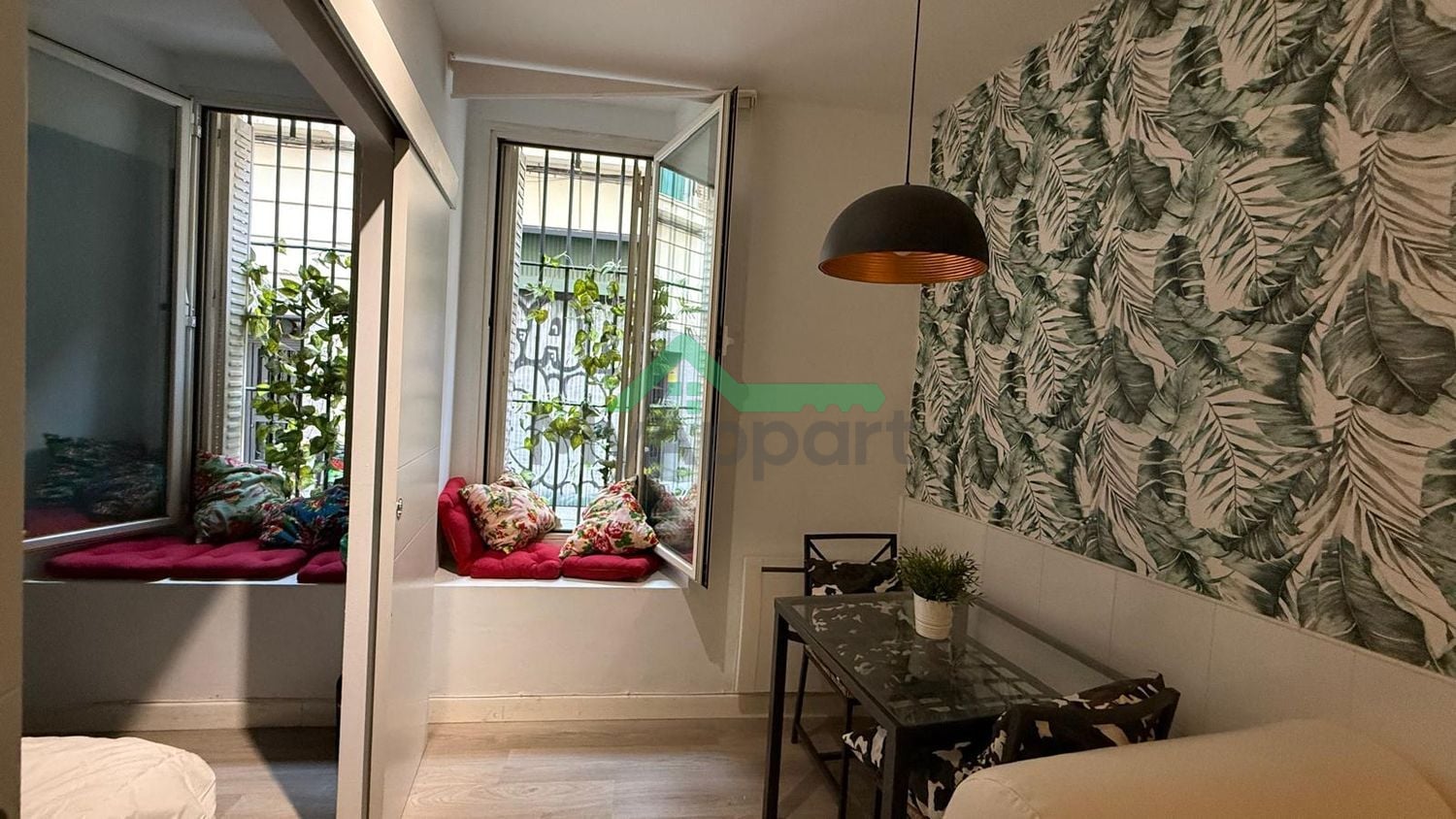 Piso amueblado con dos balcones — foto 10