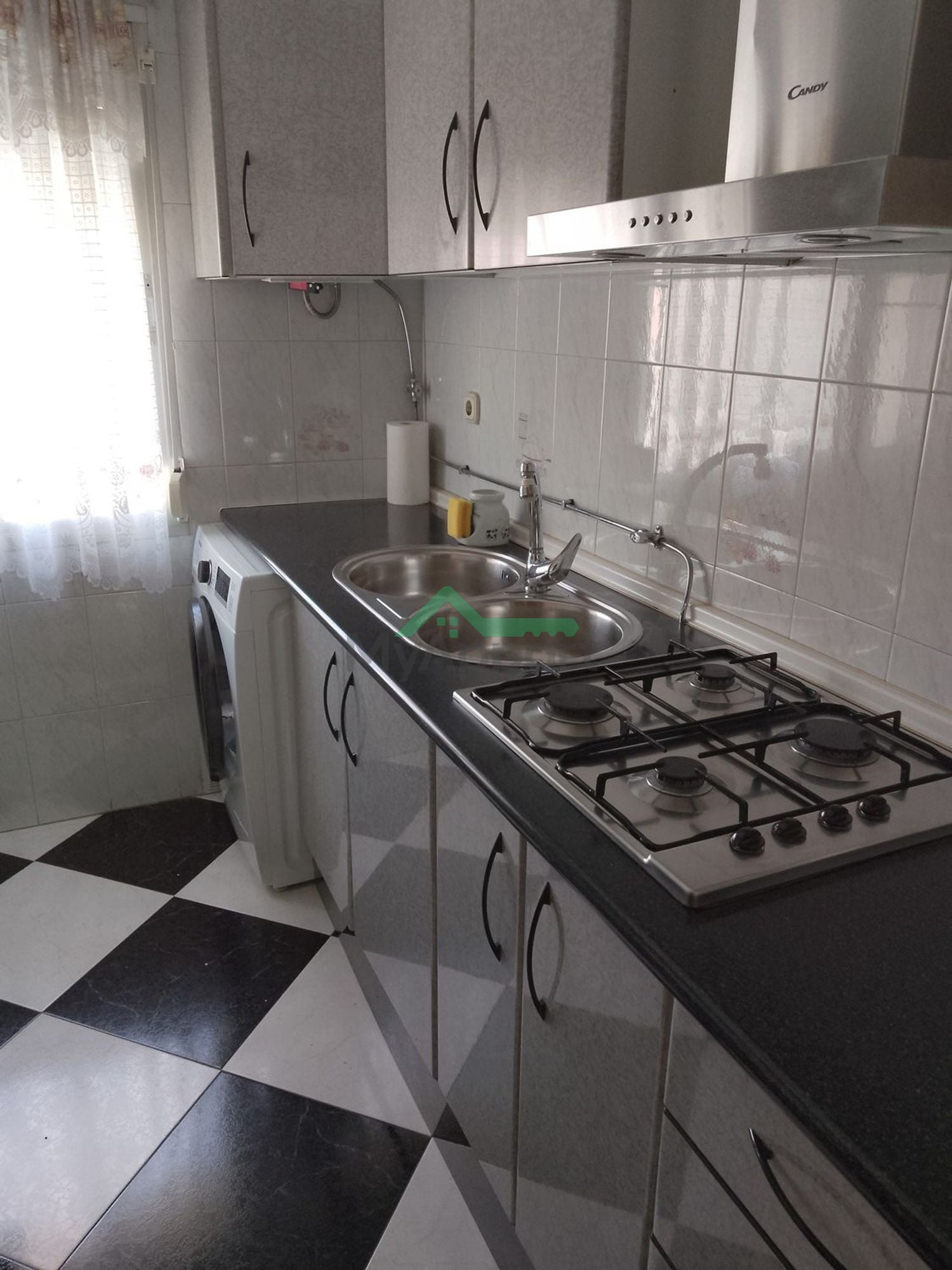 Piso luminoso amueblado cocina equipada — foto 6