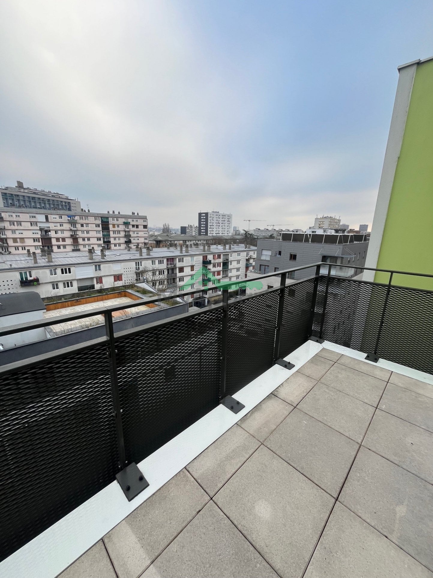 Appartement meublé balcon vue dégagée parking — photo 3
