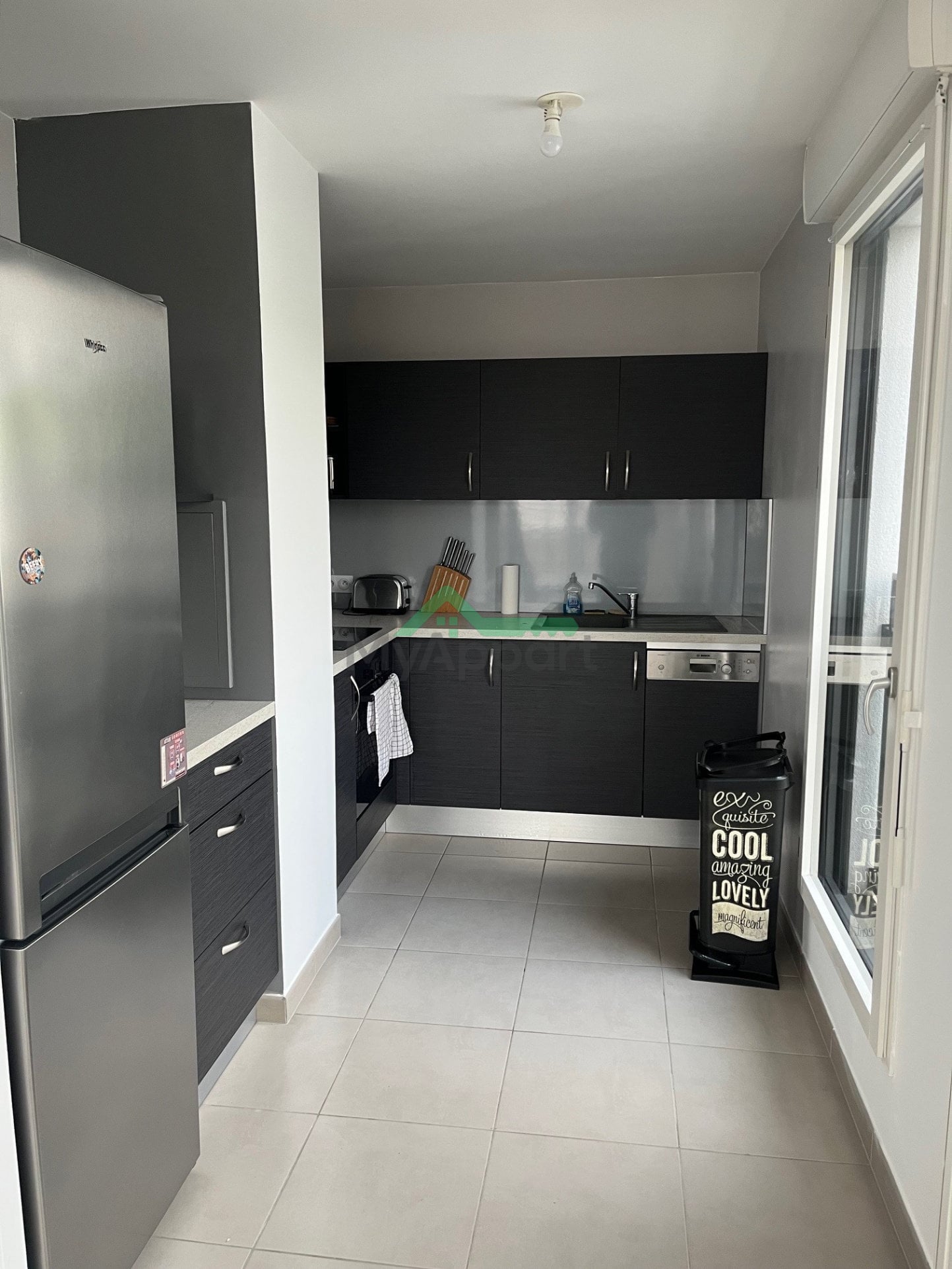 Appartement meublé balcon vue dégagée parking — photo 2