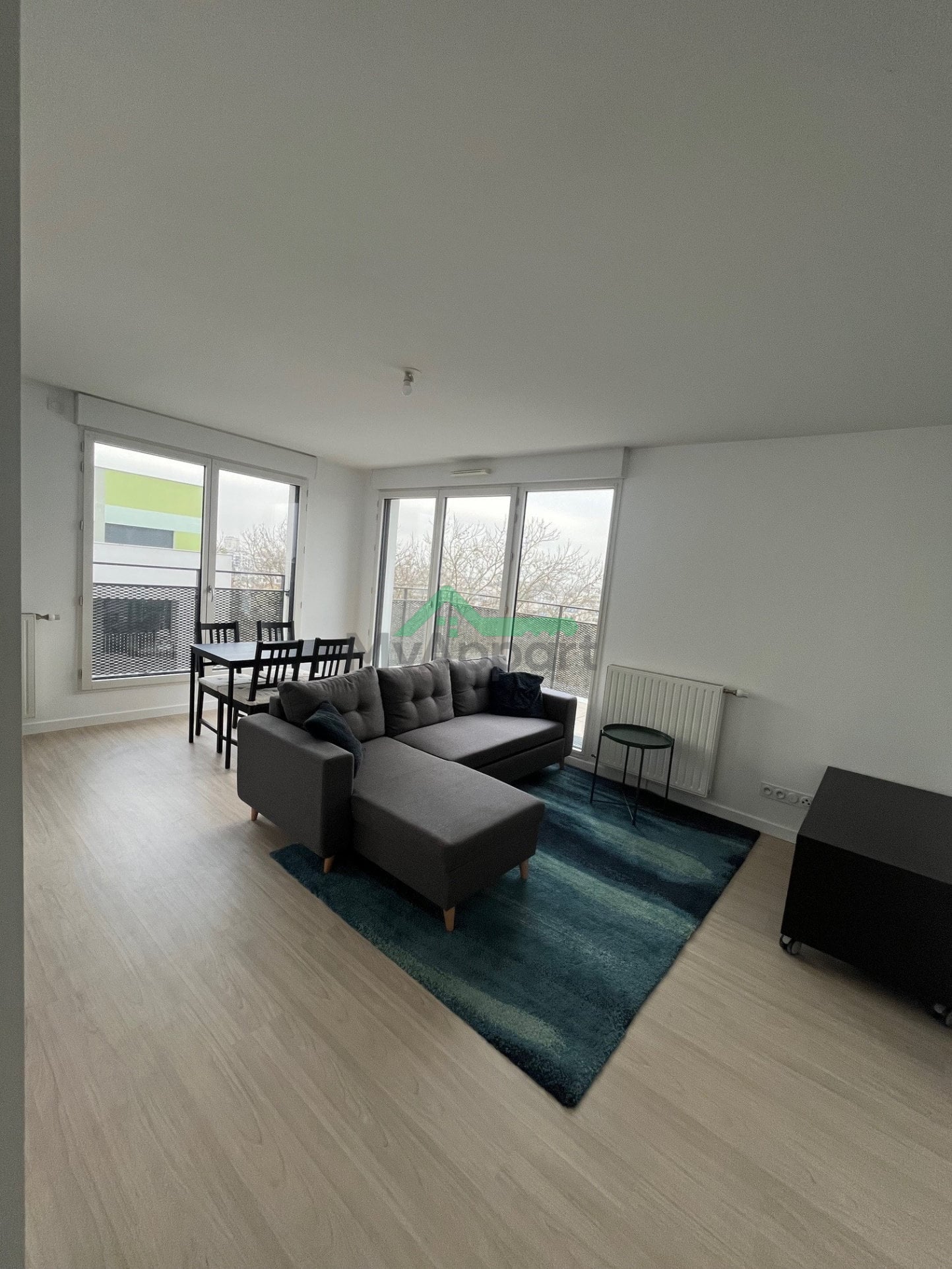 Appartement meublé balcon vue dégagée parking à Bagnolet