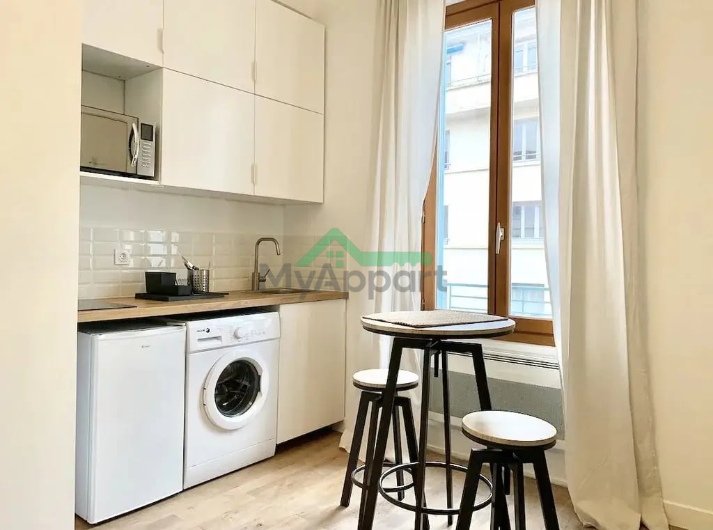 Studio meublé et équipé 4ème étage — photo 1