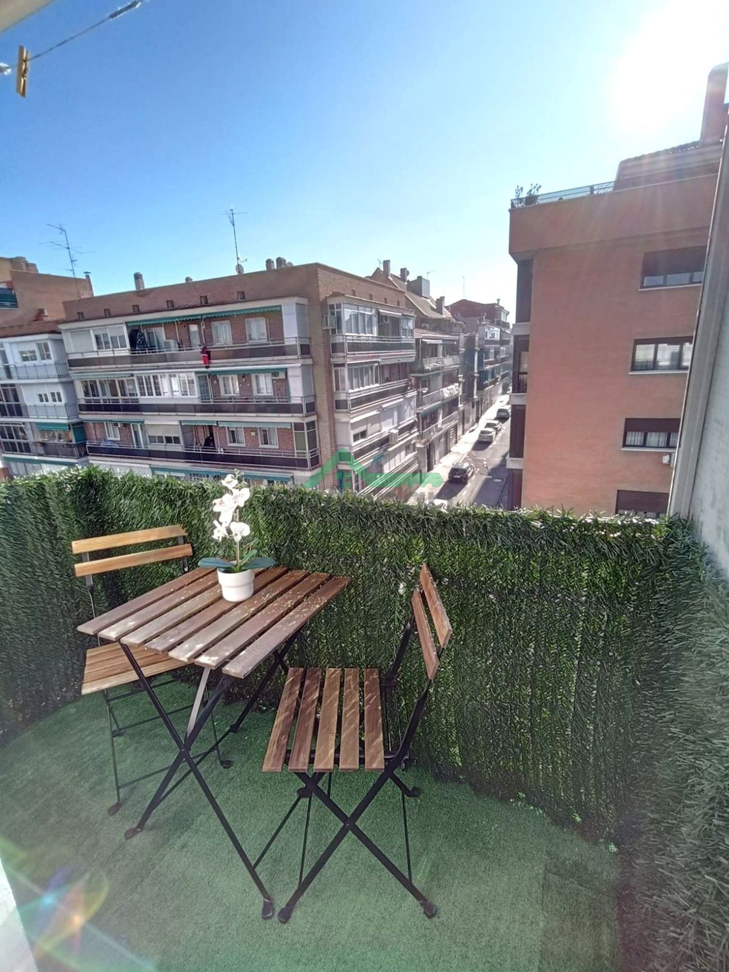 Estudio amueblado con terraza — foto 1