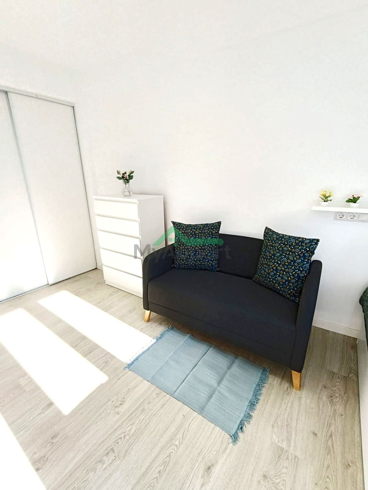 Estudio amueblado con terraza — foto 3