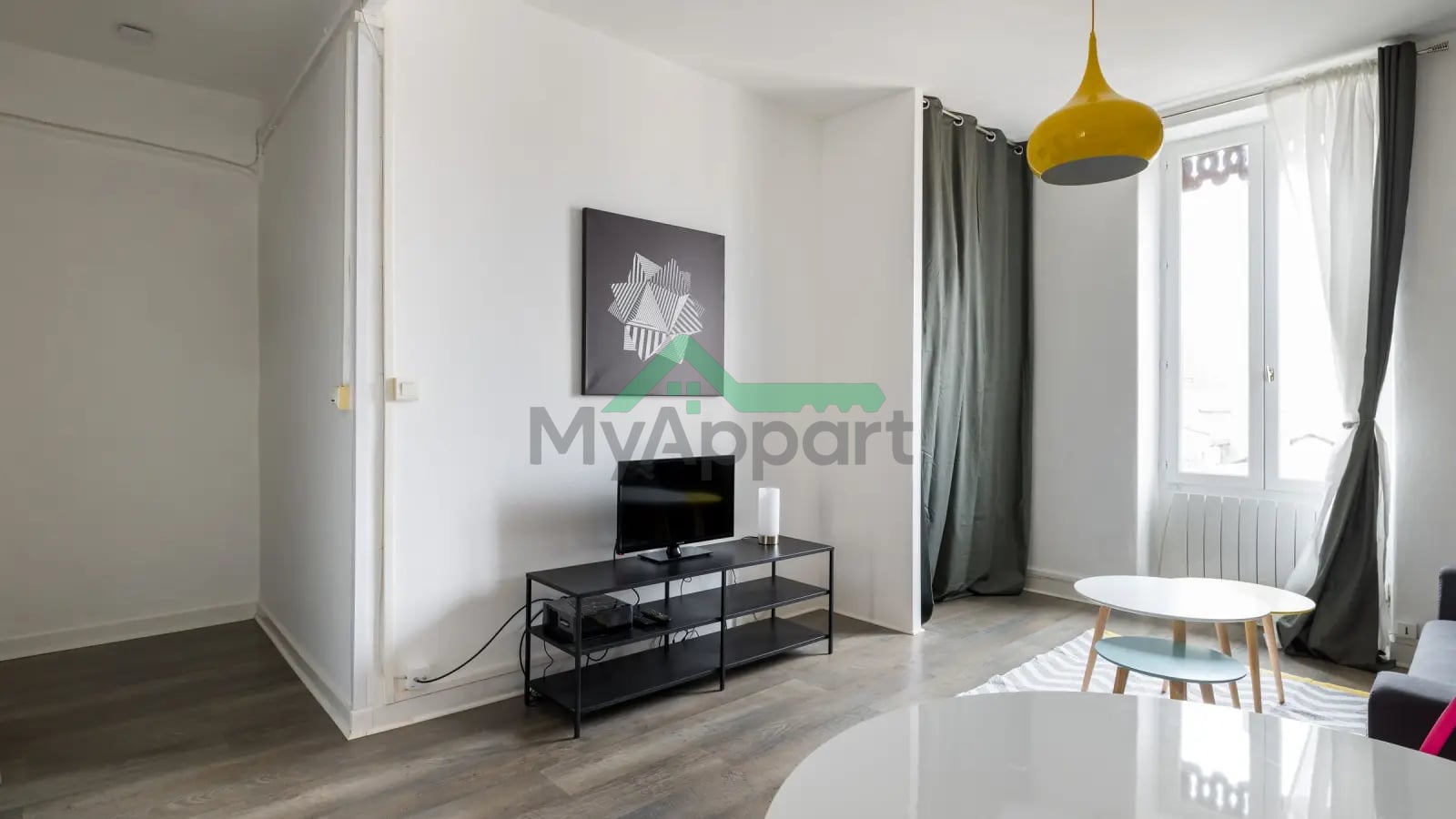 Studio meublé cuisine équipée — photo 3