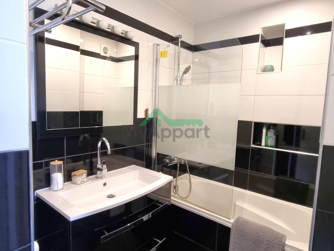 Appartement meublé 3 pièces 71 m², Courbevoie - 2 050 € — photo 7