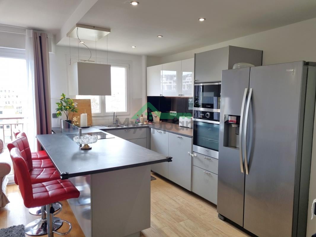 Appartement meublé 3 pièces 71 m², Courbevoie - 2 050 € — photo 2