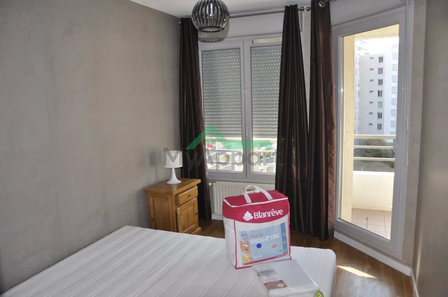 Appartement meublé lumineux terrasse box — photo 4