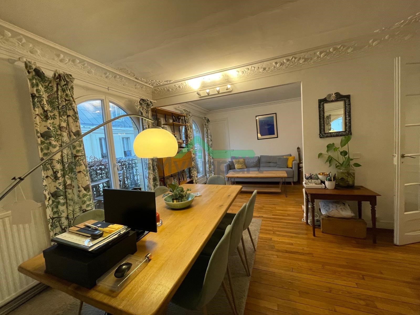 Appartement 3 pièces balcon lumineux à Paris