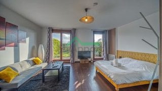Grand studio meublé au calme en Rez de jardin