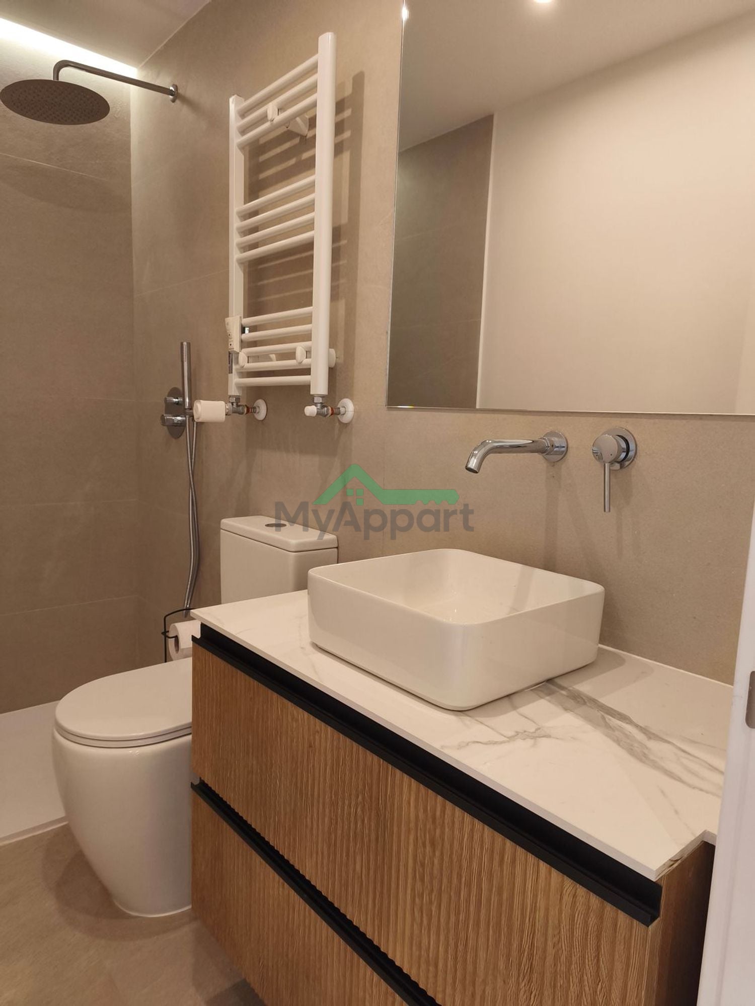 Piso reformado con cocina equipada — foto 10