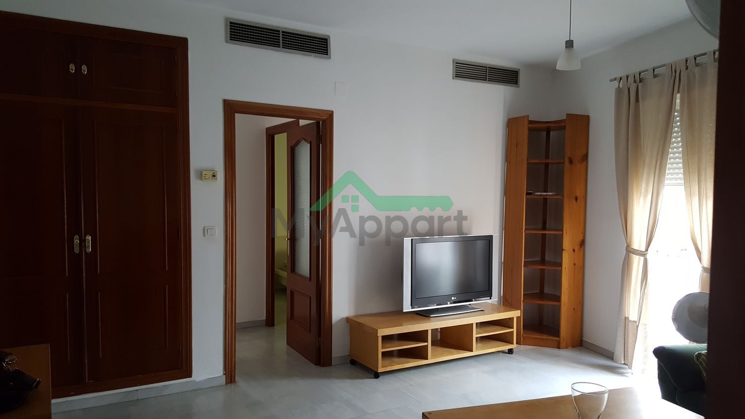 Piso exterior 2 habitaciones balcón — foto 2