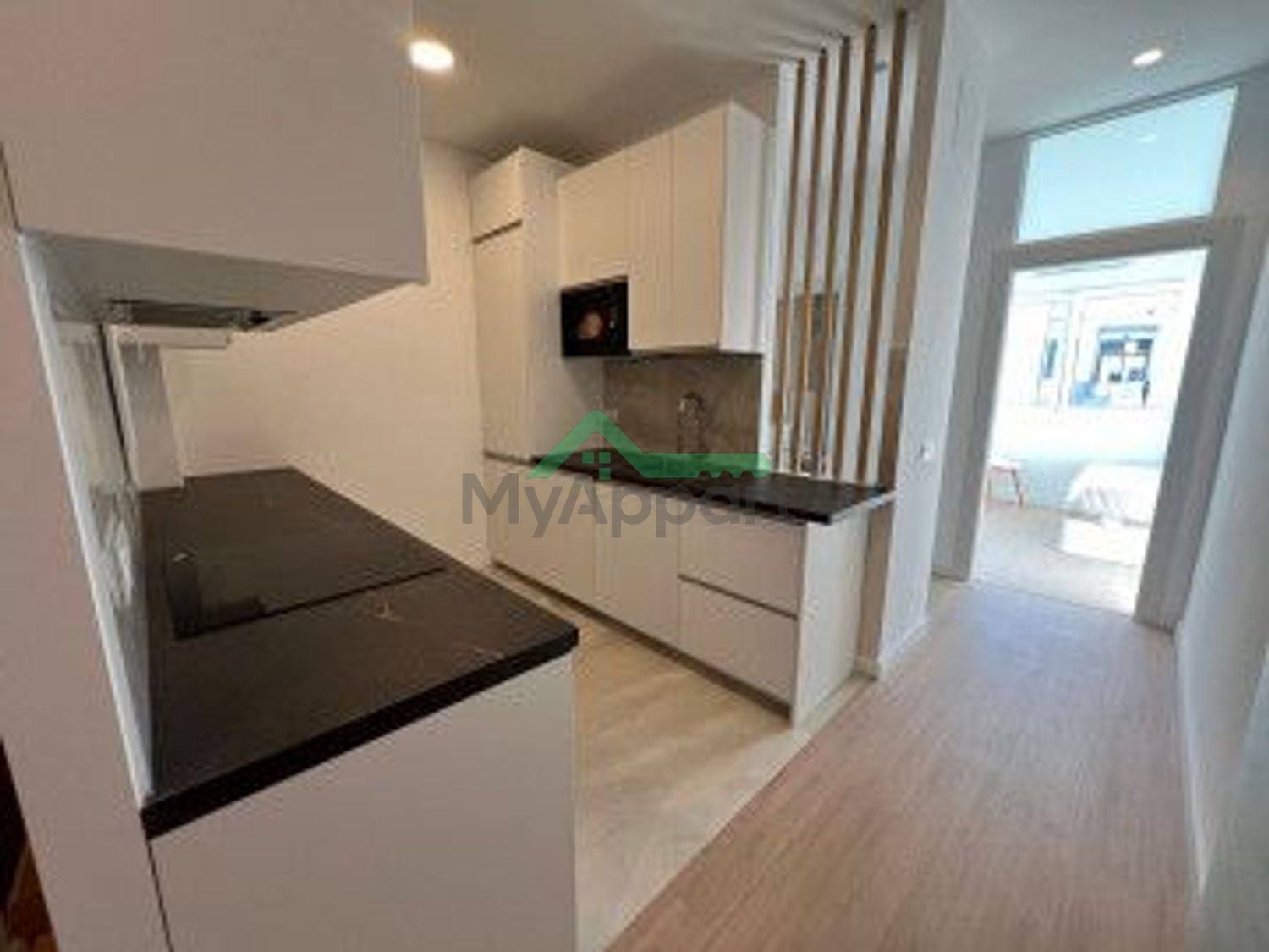 Piso luminoso reformado con balcón — foto 6