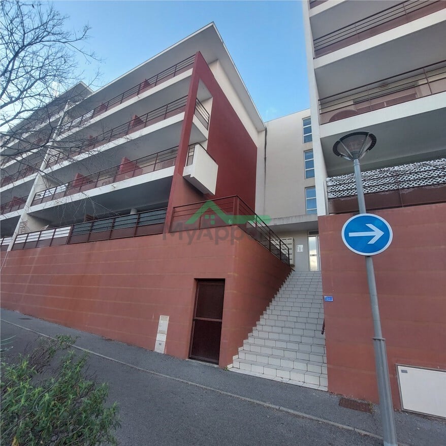 Studio meublé lumineux avec terrasse — photo 11