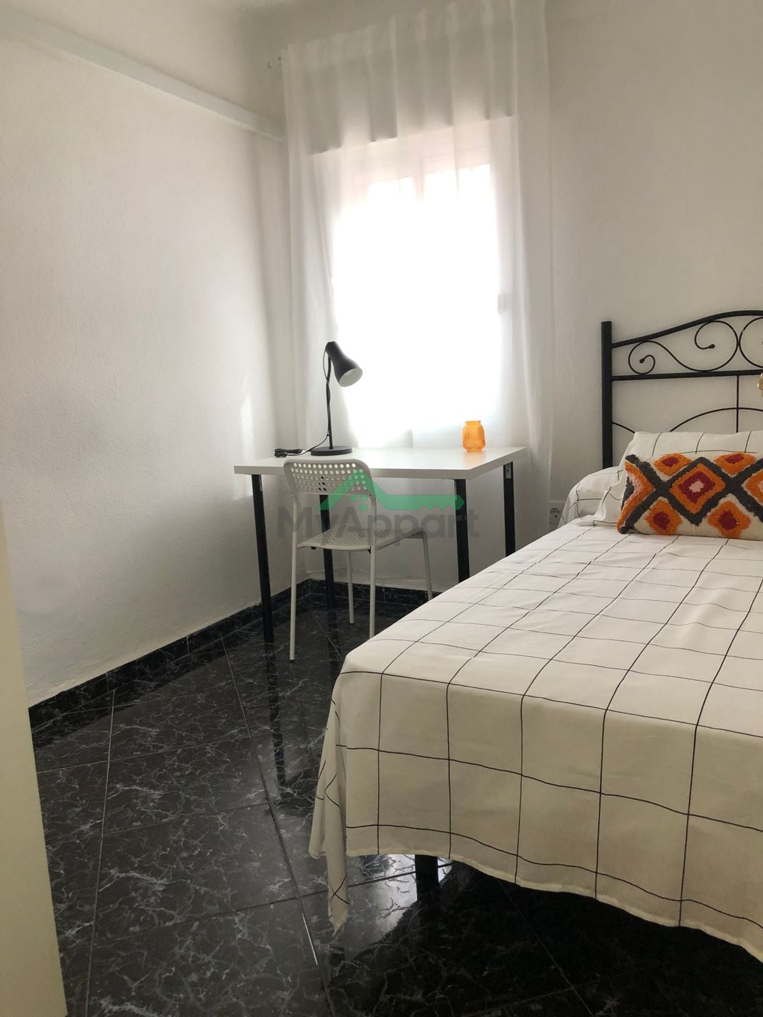 Piso 4 hab. reformado estudiantes — foto 8