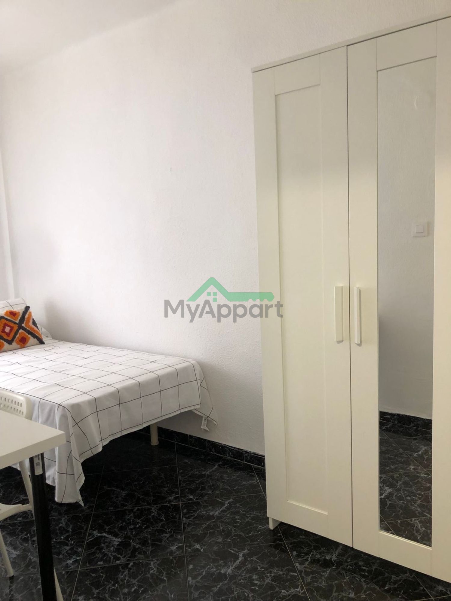 Piso 4 hab. reformado estudiantes — foto 4