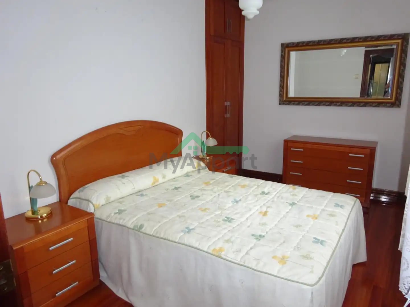 Piso luminoso con terraza y ascensor — foto 10
