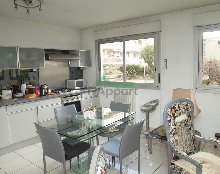 Appartement 3 pièces rénové cuisine équipée balcon — photo 8