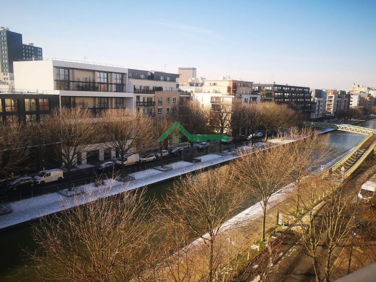 Studio meublé avec balcon et parking — photo 7