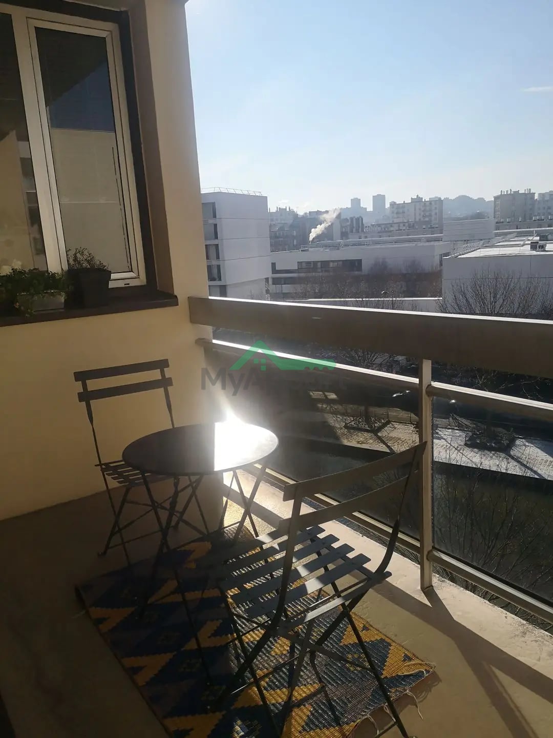 Studio meublé avec balcon et parking — photo 6
