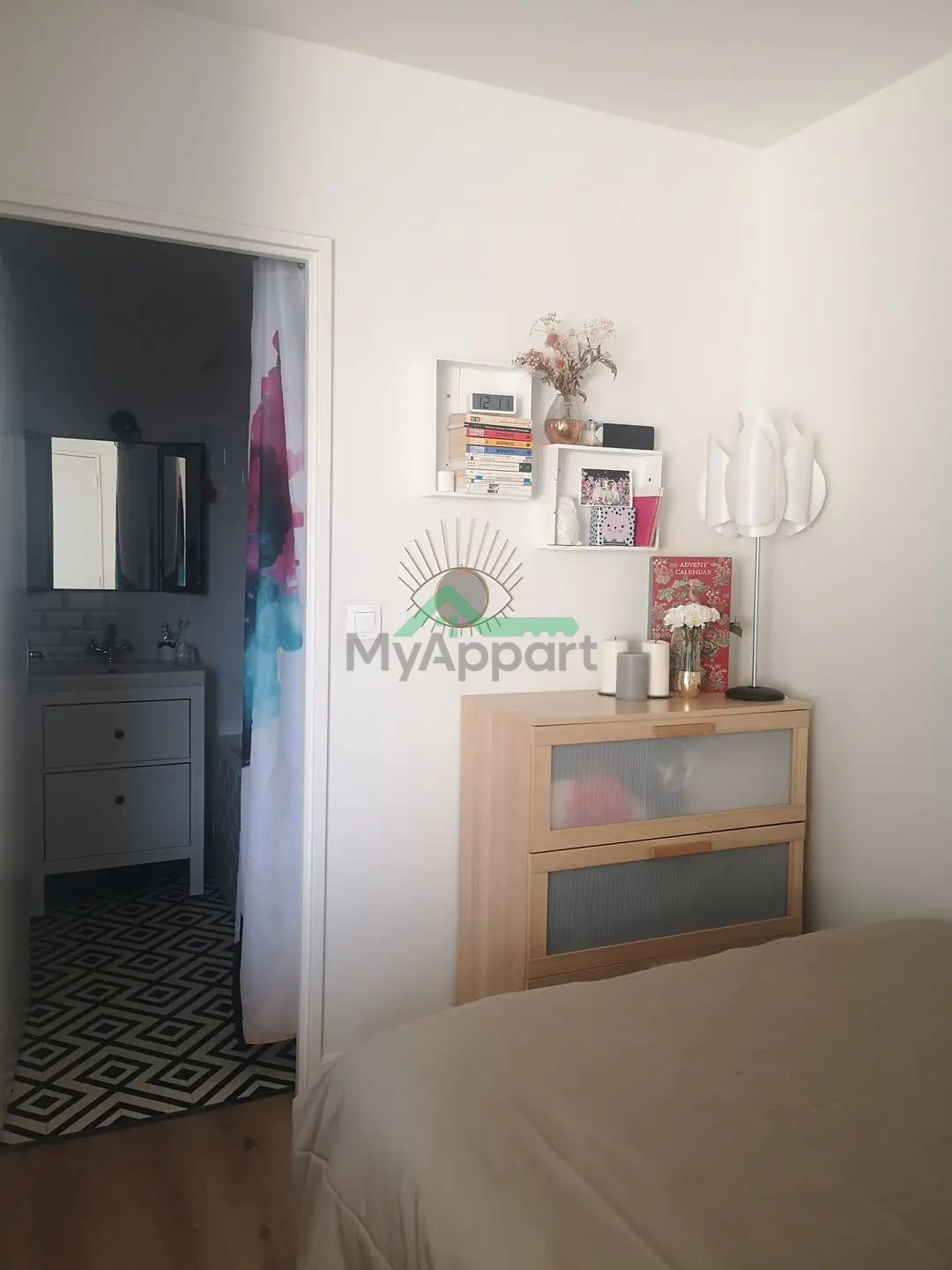 Studio meublé avec balcon et parking — photo 5