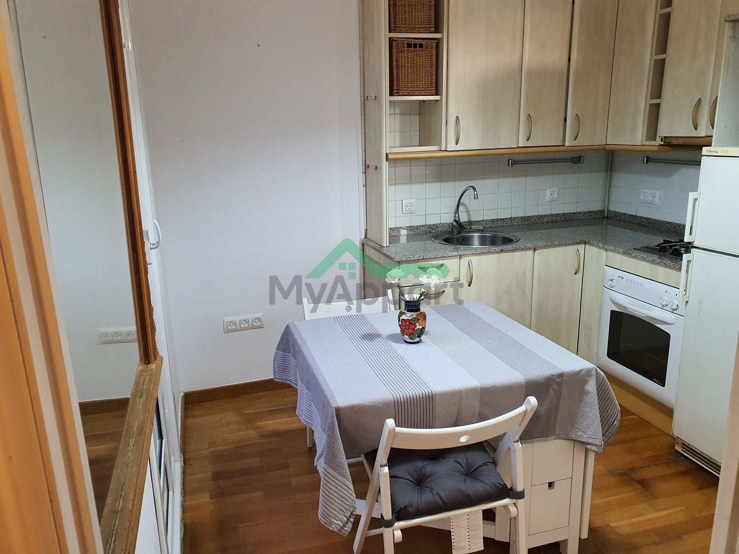 Apartamento amueblado con terraza — foto 8