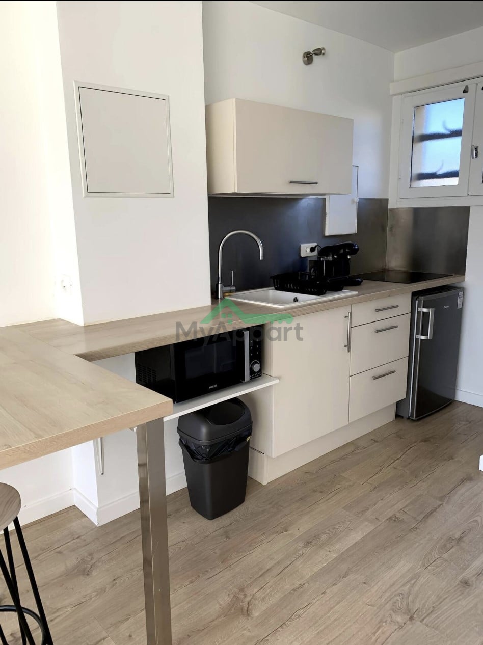 Studio meublé avec parking et balcon — photo 2
