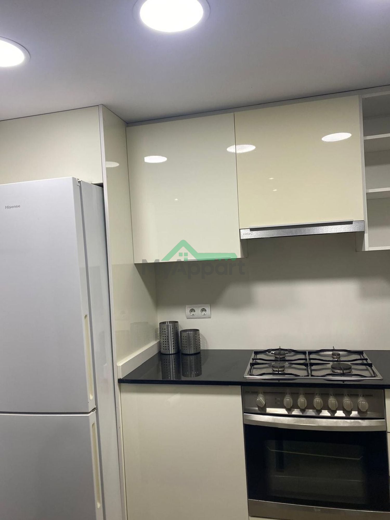 Piso reformado amueblado con balcón — foto 4
